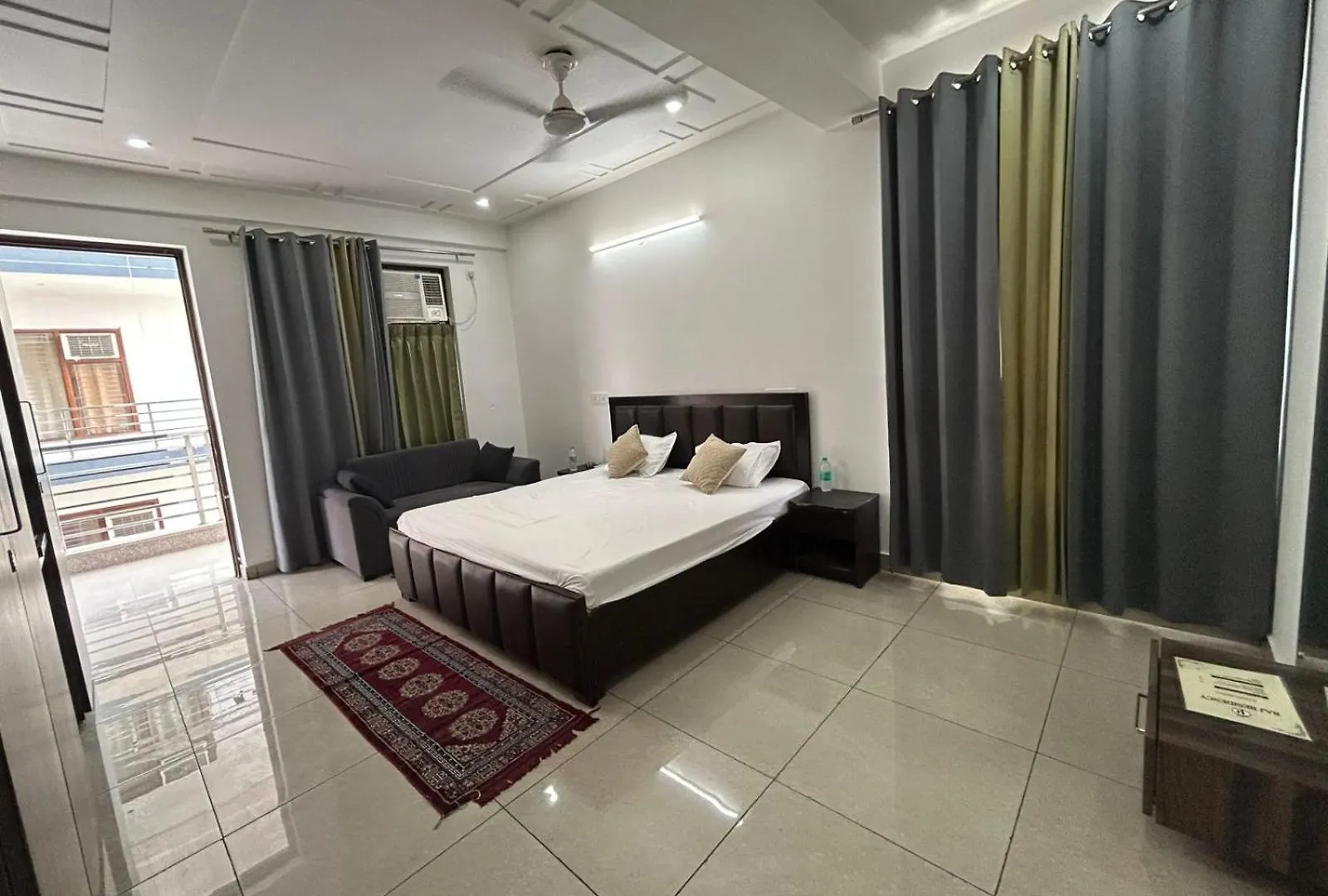 מלון מנסאר Raj Residency New 3*,  הודו