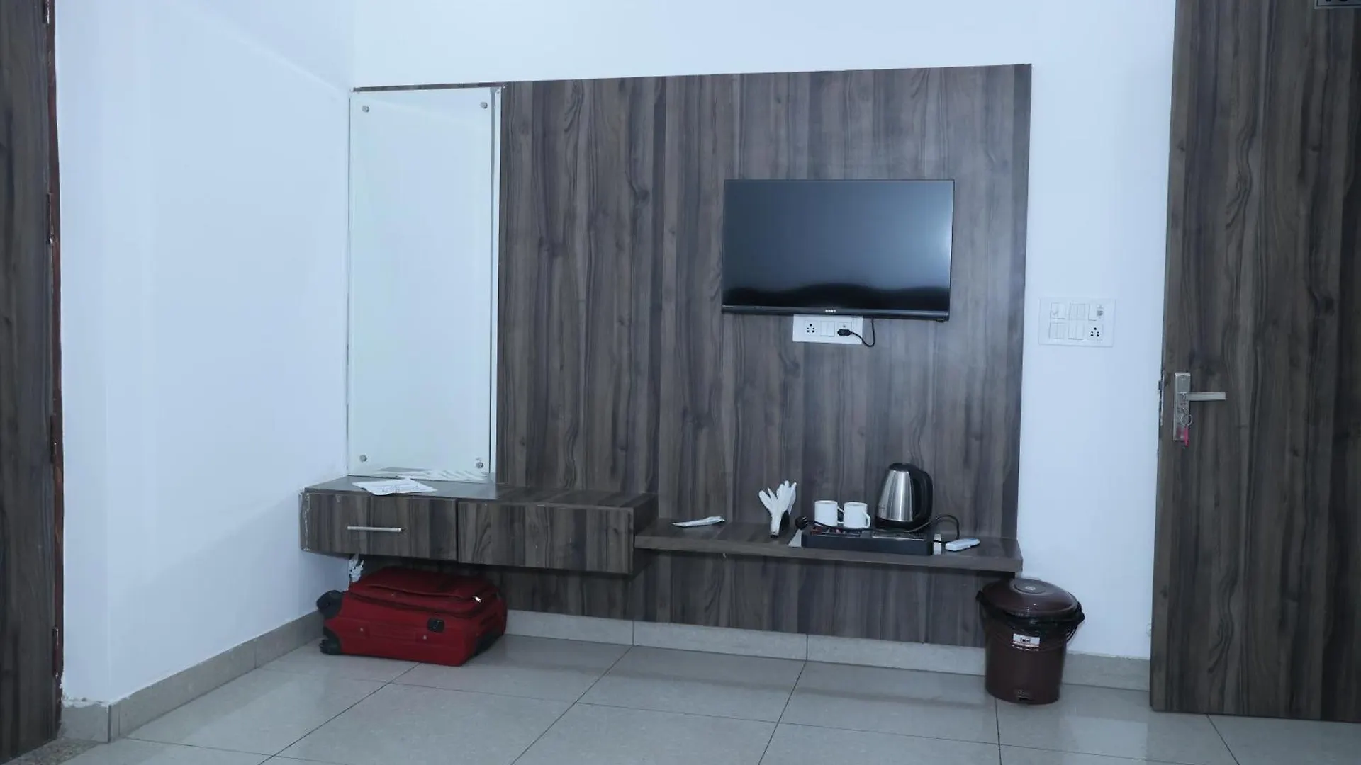 מלון מנסאר Raj Residency New