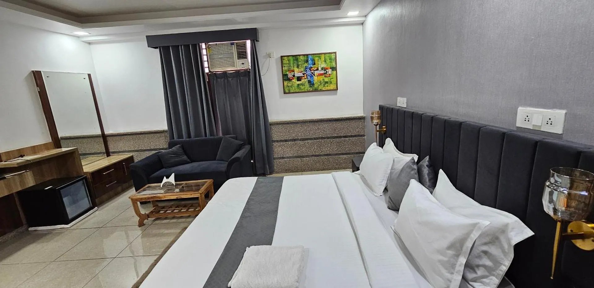 מלון מנסאר Raj Residency New
