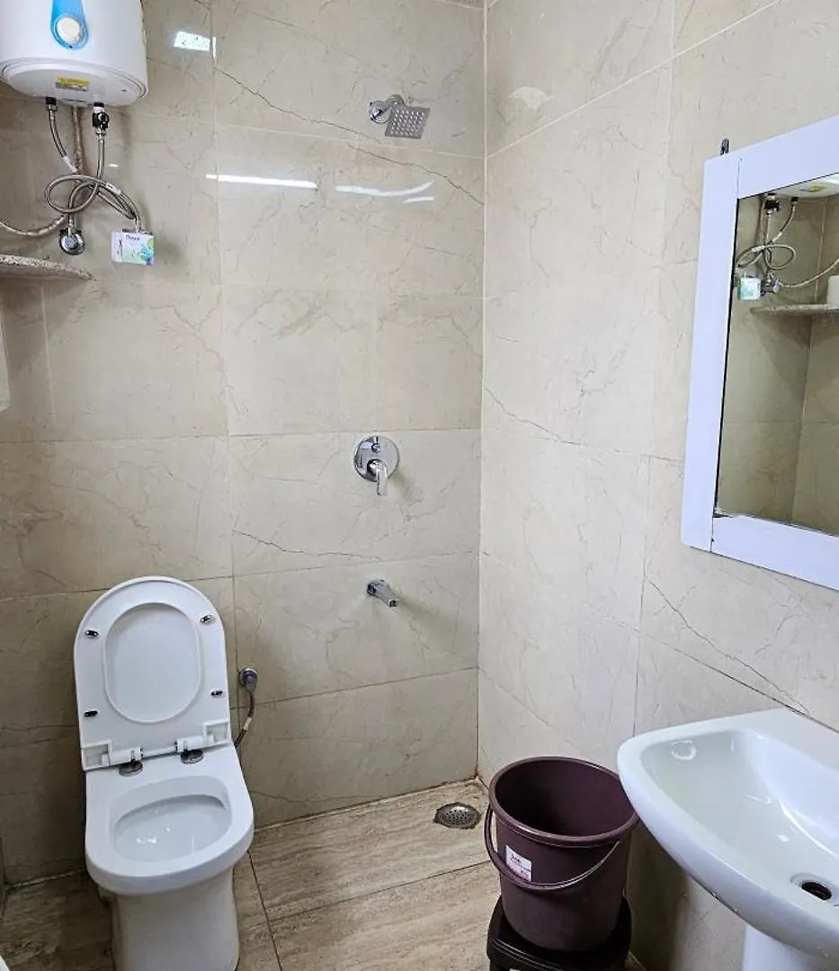 מלון מנסאר Raj Residency New